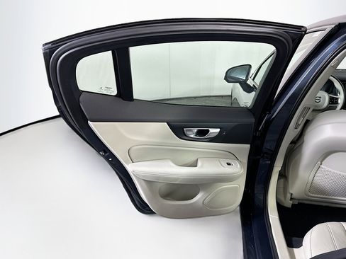 Used 2024 Volvo S60 B5 Core image 27