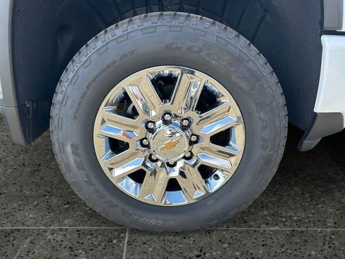 New 2026 Chevrolet Silverado 3500 High Country w/ High Country Premium Package AWD/4WD image 9