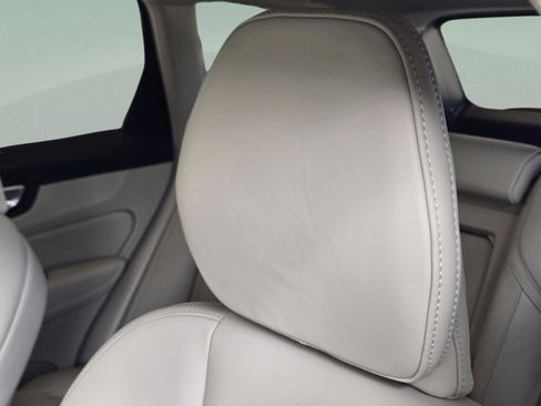 New 2026 Volvo XC60 B5 Ultra w/ Protection Package Premier image 12