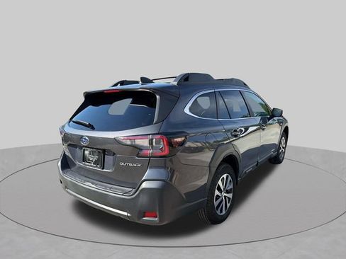 Used 2023 Subaru Outback Premium AWD/4WD image 4