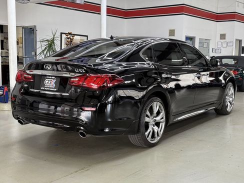 Used 2018 INFINITI Q70 L 3.7 w/ Sensory Package AWD/4WD image 2