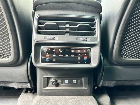 Used 2021 Audi SQ7 Premium Plus w/ Driver Assistance Package image 40