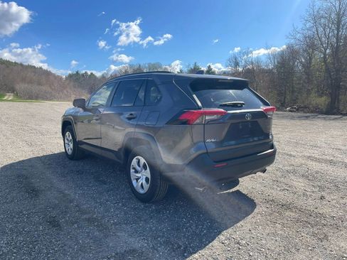 Used 2019 Toyota RAV4 LE AWD/4WD image 5