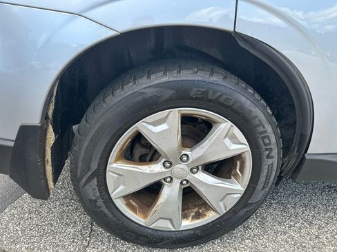 Used 2017 Subaru Forester 2.5i Premium image 13