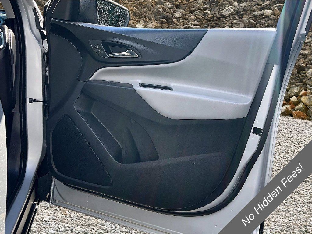 Used 2018 Chevrolet Equinox LS AWD/4WD image 20
