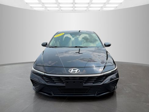 Used 2024 Hyundai Elantra SEL FWD image 2