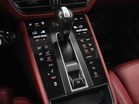 Used 2023 Porsche Macan S AWD/4WD image 24