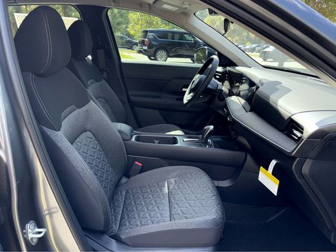 New 2026 Nissan Kicks SV image 10