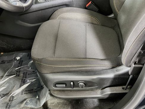 Used 2021 Chevrolet Traverse LT AWD/4WD image 18