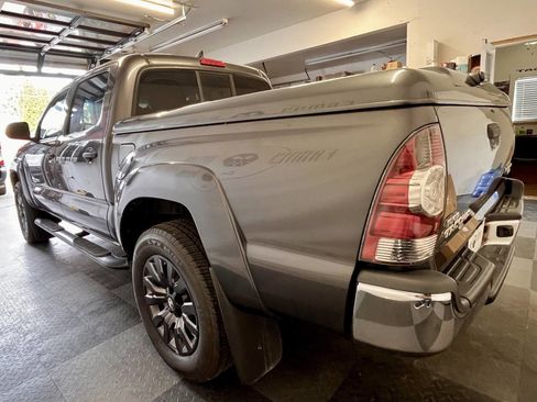 Used 2012 Toyota Tacoma PreRunner w/ SR5 Pkg image 6