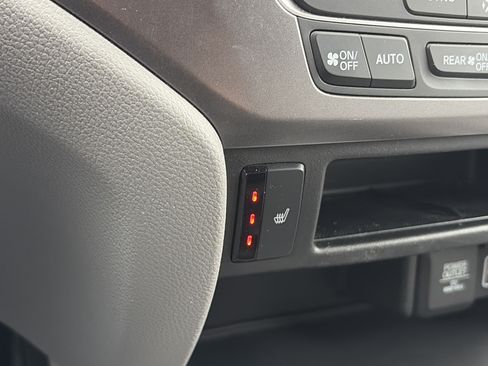 Used 2019 Honda Pilot EX image 32