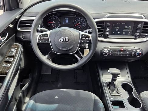 Used 2019 Kia Sorento L FWD image 11
