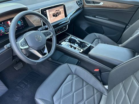 New 2026 Volkswagen Atlas SE image 8