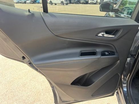 Used 2022 Chevrolet Equinox Premier AWD/4WD image 16