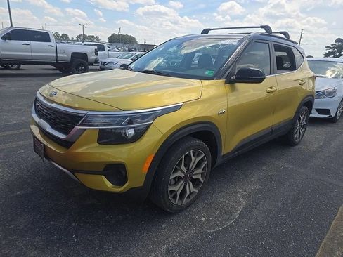 Used 2021 Kia Seltos S AWD/4WD image 3