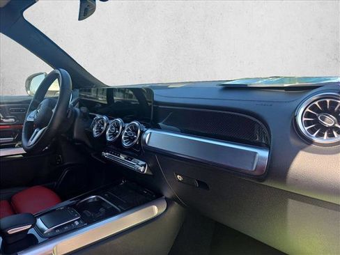 Certified 2022 Mercedes-Benz GLB 250 image 22