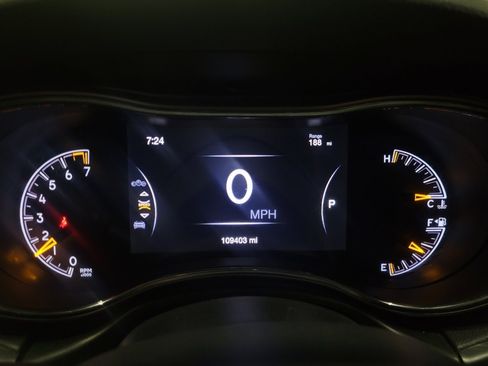 Used 2019 Jeep Grand Cherokee Laredo w/ Laredo X Package image 23