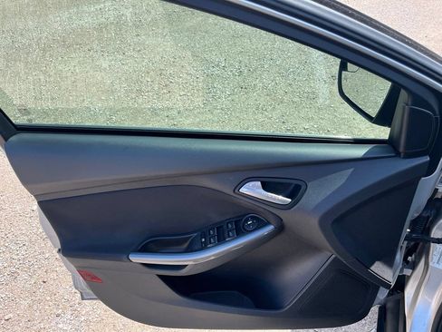 Used 2013 Ford Focus Titanium FWD image 15