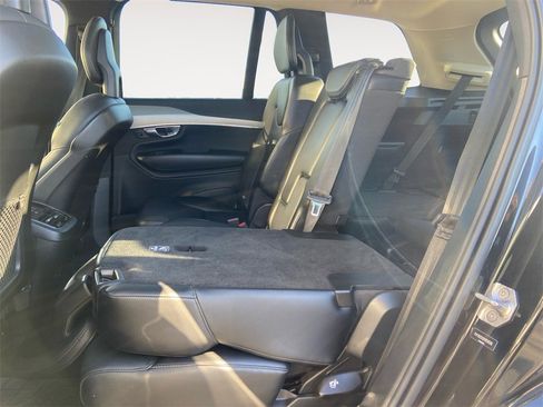 Used 2021 Volvo XC90 T5 Momentum image 13