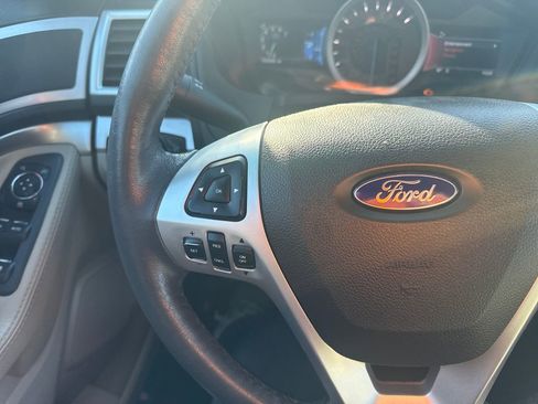 Used 2014 Ford Explorer XLT w/ Equipment Group 202A image 28