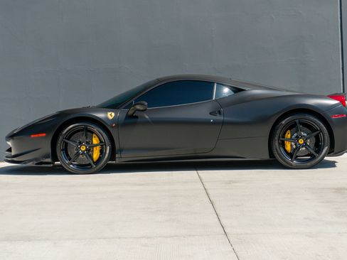Used 2012 Ferrari 458 Italia Coupe image 2