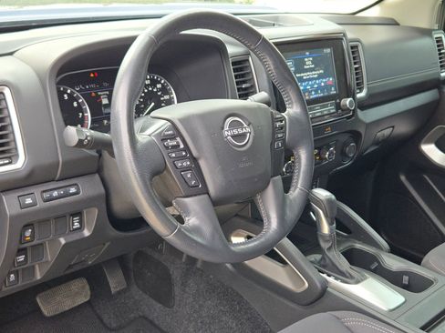Used 2023 Nissan Frontier SV w/ SV Convenience Package RWD image 10