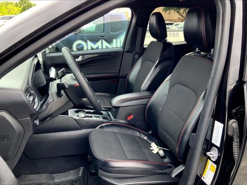 Used 2023 Ford Escape ST-Line w/ Tech Pack #1 image 8