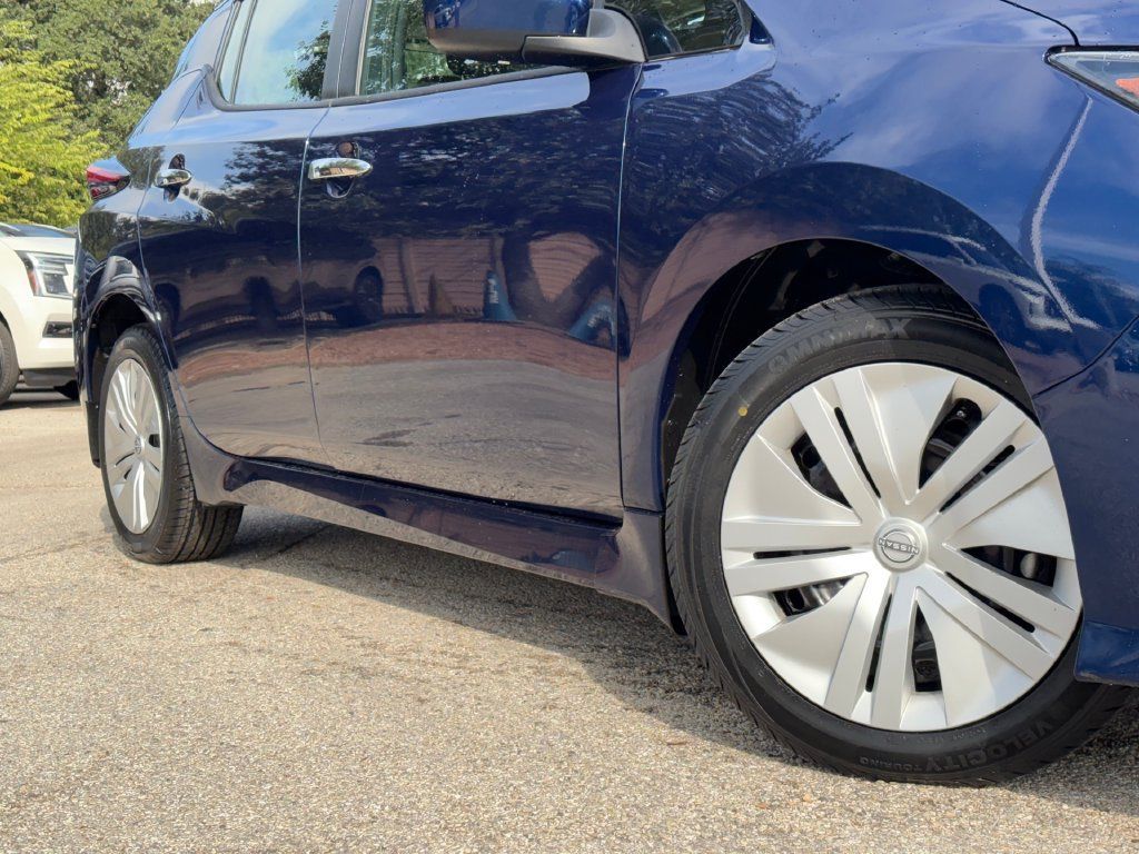 Used 2025 Nissan Leaf S FWD image 2