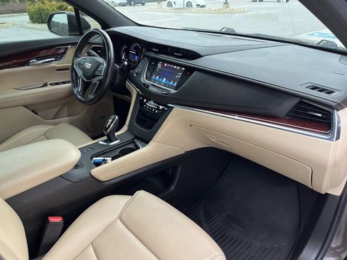 Used 2019 Cadillac XT5 Luxury image 30