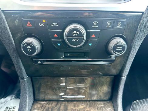 Used 2013 Chrysler 300 C w/ Harman Kardon Audio Group RWD image 24