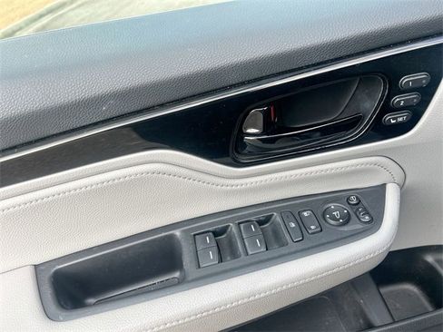 Used 2018 Honda Odyssey Elite image 17