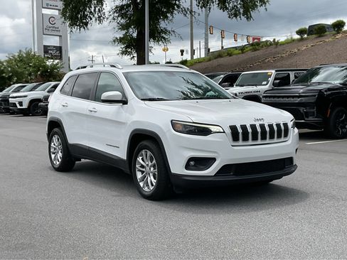 Used 2019 Jeep Cherokee Latitude w/ Popular Appearance Group FWD image 3