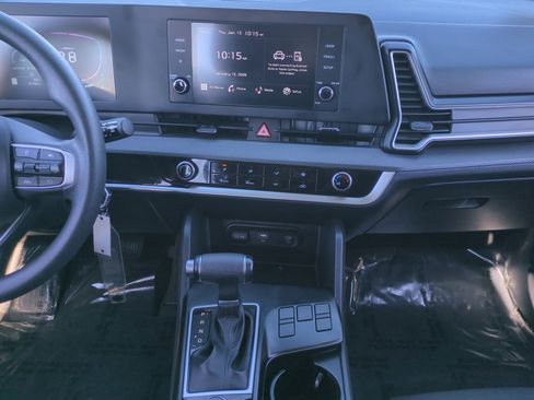 Used 2024 Kia Sportage LX image 11