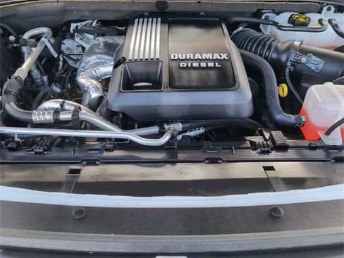 Used 2024 Chevrolet Suburban RST w/ Luxury Package image 29