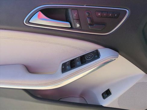 Used 2016 Mercedes-Benz CLA 250 image 11