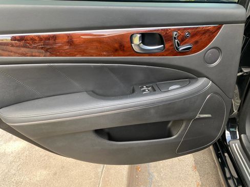 Used 2015 Hyundai Equus Signature image 33