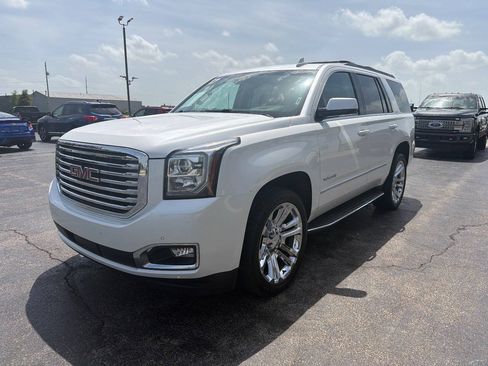 Used 2017 GMC Yukon SLT w/ Premium Edition AWD/4WD image 4
