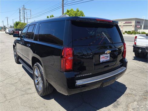 Used 2019 Chevrolet Suburban Premier AWD/4WD image 17