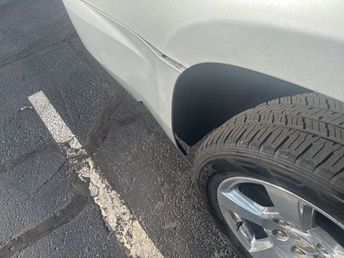 Used 2017 Chevrolet Suburban LT image 7