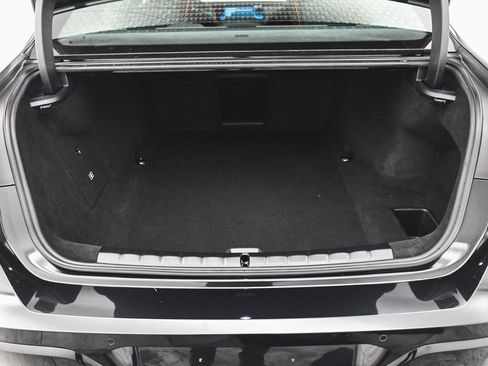 Used 2023 BMW i7 xDrive60 w/ Executive Package 2 image 45