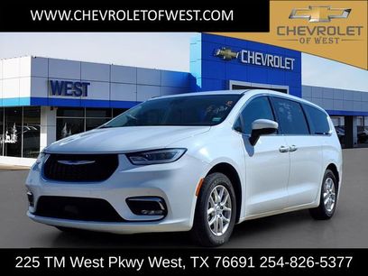 Used 2023 Chrysler Pacifica Touring-L