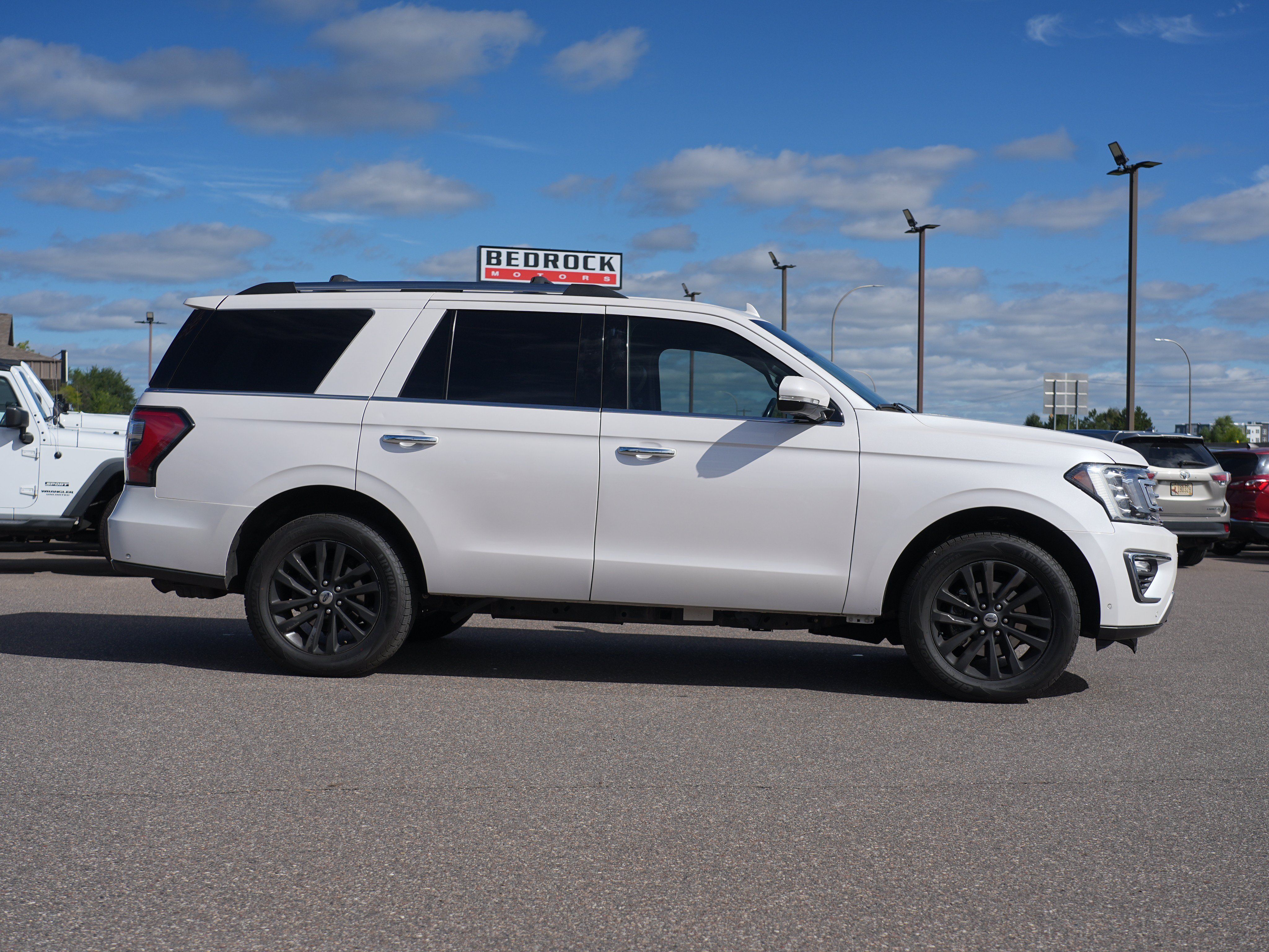 Used 2019 Ford Expedition Limited w/ Equipment Group 301A AWD/4WD image 2
