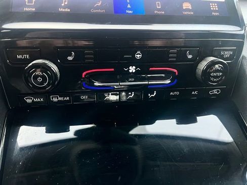 Used 2023 Jeep Grand Cherokee L Limited image 15