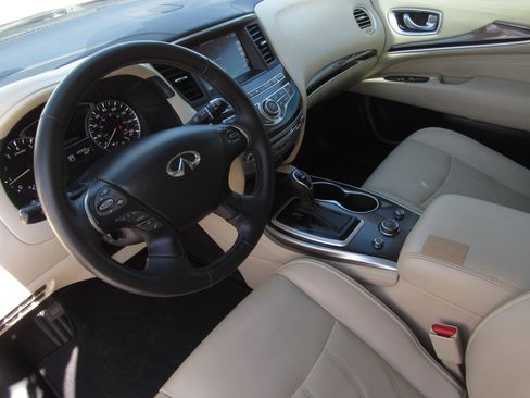 Used 2020 INFINITI QX60 Luxe w/ Essential Package FWD image 17