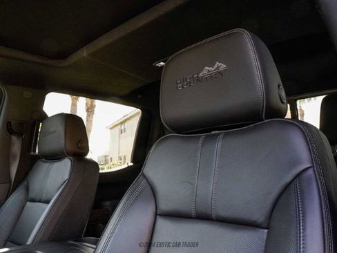 Used 2019 Chevrolet Silverado 1500 High Country w/ Technology Package AWD/4WD image 62