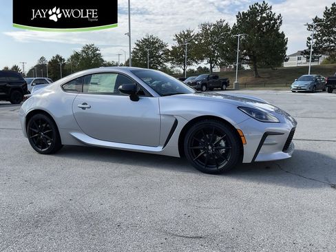 New 2025 Toyota GR86 Premium image 1