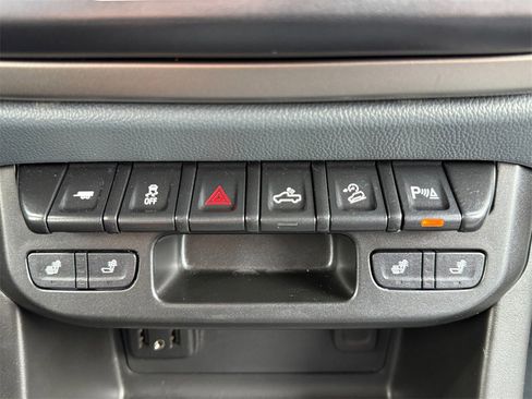 Used 2020 Chevrolet Colorado Z71 image 18