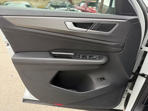 Used 2025 Volkswagen Atlas Cross Sport SE image 20