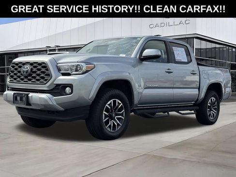 Used 2022 Toyota Tacoma TRD Sport w/ TRD Premium Sport Package AWD/4WD image 4
