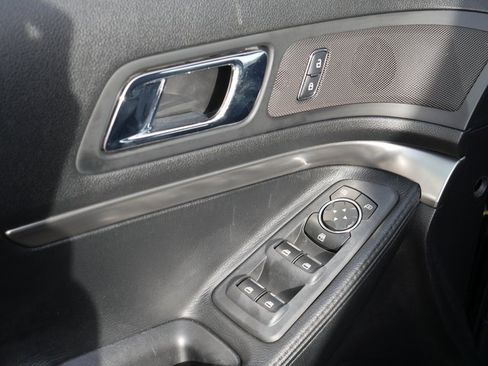 Used 2019 Ford Explorer 4WD Police Interceptor image 12